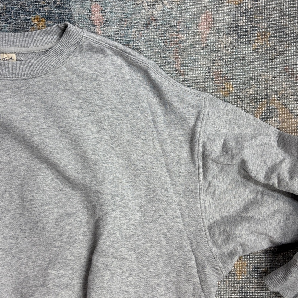 Universal Thread Light Gray Cropped Sweatshirt Wi… - image 3